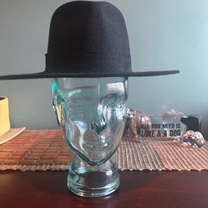 GIGI PIP Black Women's Hat